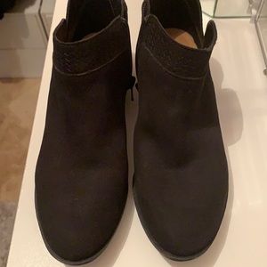 black booties size 6.5 lucky brand